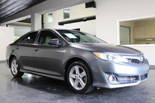 Gray 2014 Toyota Camry SE