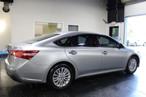 Silver 2015 Toyota Avalon Hybrid Limited