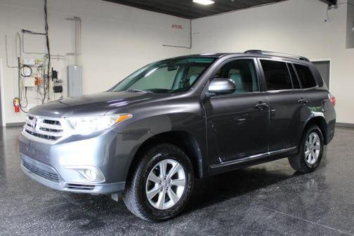 Gray 2011 Toyota Highlander