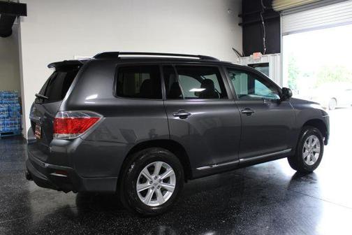 Gray 2011 Toyota Highlander
