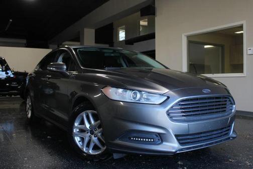 Gray 2014 Ford Fusion SE