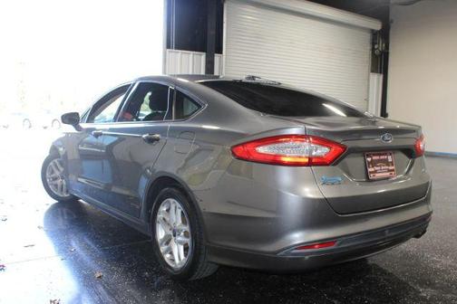 Gray 2014 Ford Fusion SE