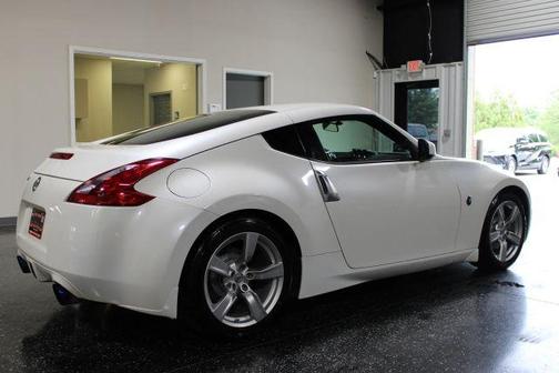Pearl White 2011 Nissan 370Z Base