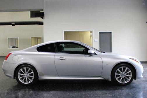 Liquid Platinum 2014 INFINITI Q60 Journey