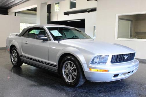 Silver 2005 Ford Mustang Premium