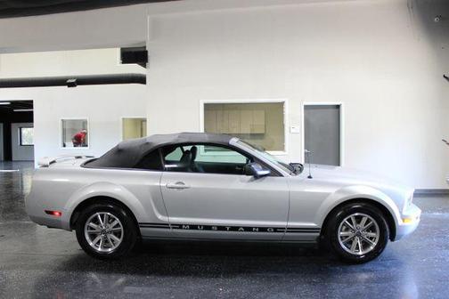 Silver 2005 Ford Mustang Premium