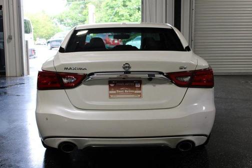 White 2017 Nissan Maxima 3.5 SV