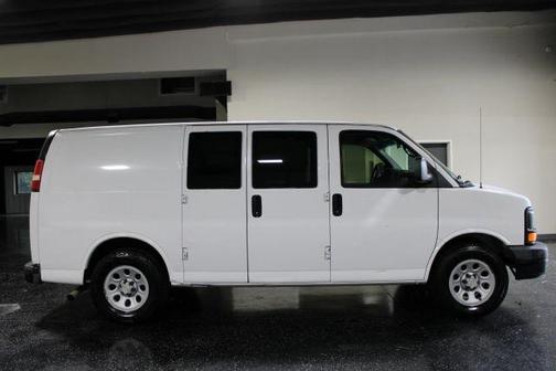 White 2009 Chevrolet Express 1500 Cargo