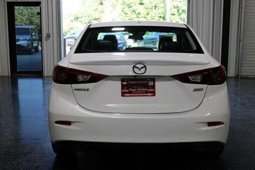 Snowflake White Pearl Metallic 2018 Mazda Mazda3 Grand Touring