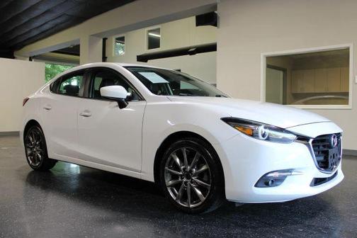 Snowflake White Pearl Metallic 2018 Mazda Mazda3 Grand Touring