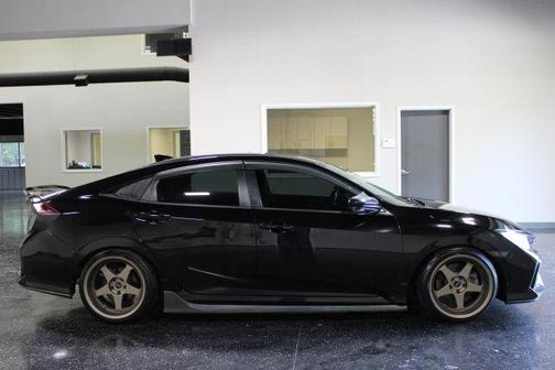 Black 2017 Honda Civic Si