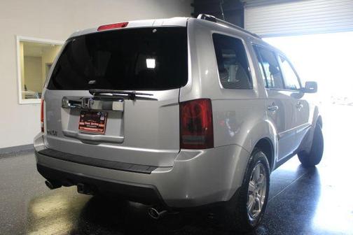 Silver 2010 Honda Pilot EX-L