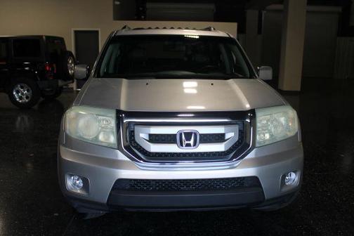 Silver 2010 Honda Pilot EX-L