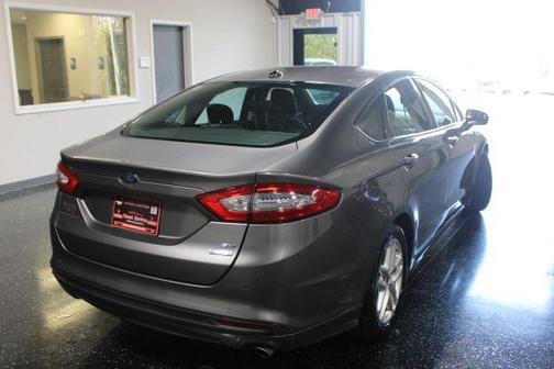 Gray 2013 Ford Fusion SE