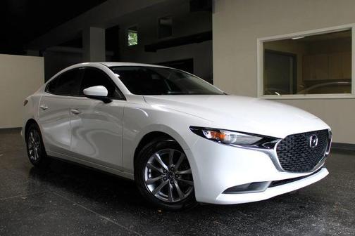 Snowflake White Pearl Mica 2019 Mazda Mazda3 FWD