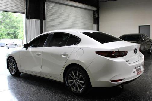 Snowflake White Pearl Mica 2019 Mazda Mazda3 FWD
