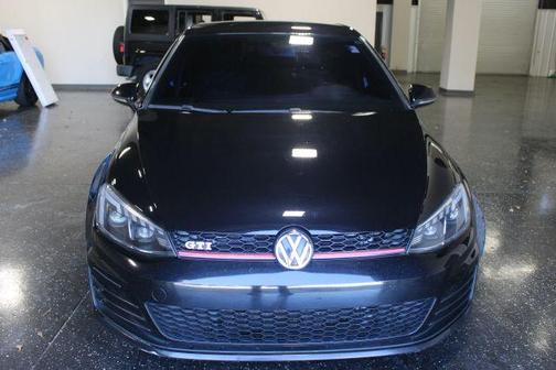 Deep Black Pearl Effect 2017 Volkswagen Golf GTI S 4-Door