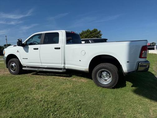 2024 RAM 3500 Big Horn Crew Cab 4x4 8' Box