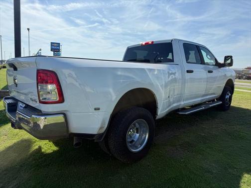 2024 RAM 3500 Big Horn Crew Cab 4x4 8' Box