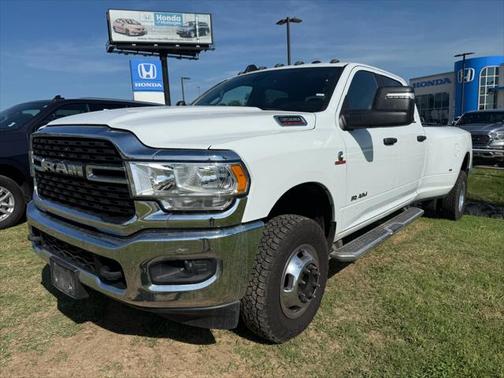 2024 RAM 3500 Big Horn Crew Cab 4x4 8' Box