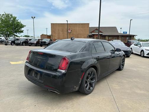 2021 Chrysler 300 Touring