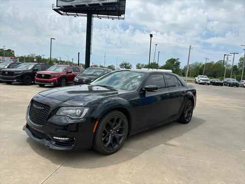 2021 Chrysler 300 Touring