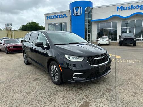 2023 Chrysler Pacifica Hybrid Touring L