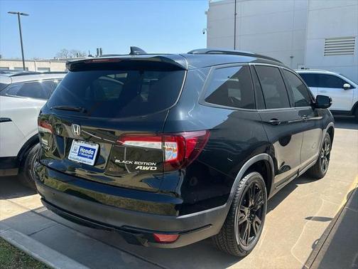 2022 Honda Pilot AWD Black Edition