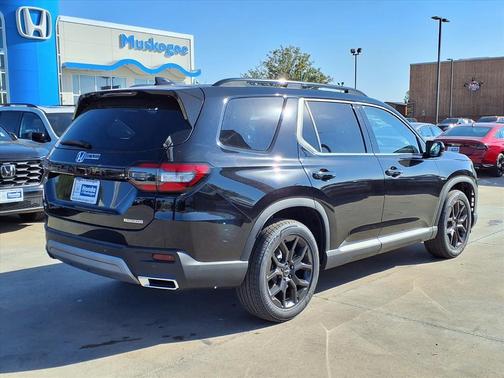 2025 Honda Pilot Touring 8-Passenger