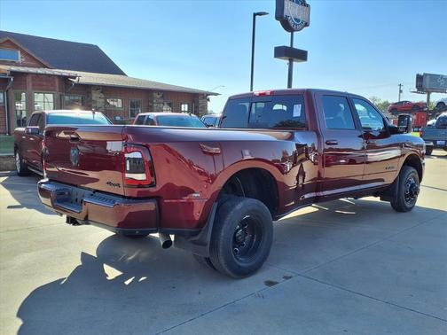 2024 RAM 3500 Laramie Crew Cab 4x4 8' Box