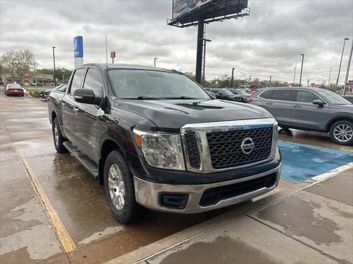2018 Nissan Titan SV