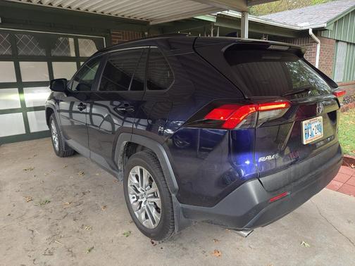 2020 Toyota RAV4 XLE Premium