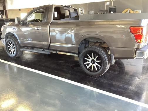 2017 Nissan Titan XD SV