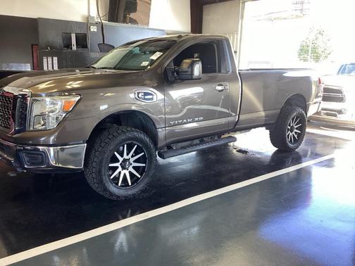 2017 Nissan Titan XD SV