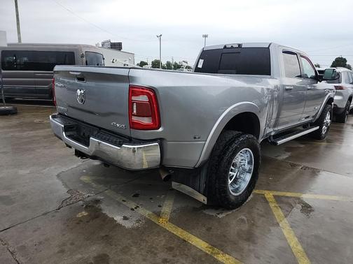 2019 RAM 3500 Laramie Crew Cab 4x4 8' Box