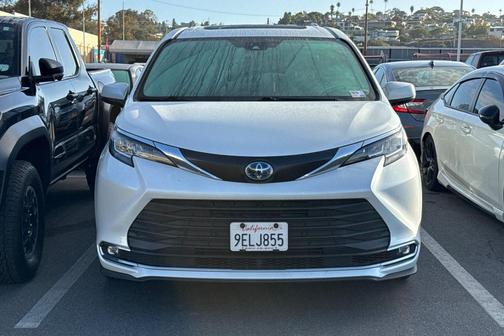 2023 Toyota Sienna XLE