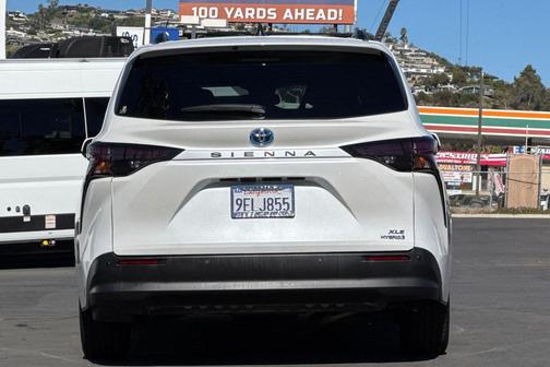 2023 Toyota Sienna XLE
