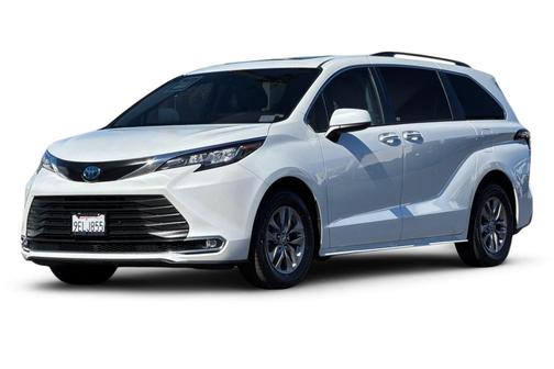 2023 Toyota Sienna XLE