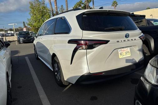 2023 Toyota Sienna XLE