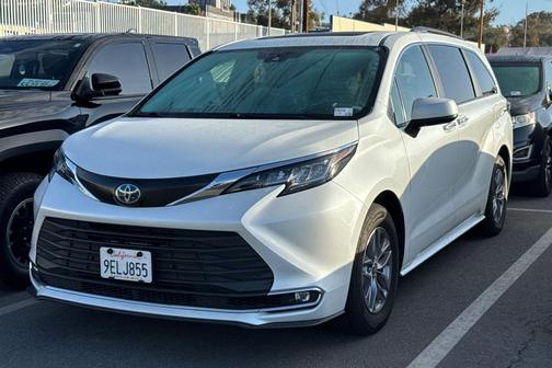 2023 Toyota Sienna XLE