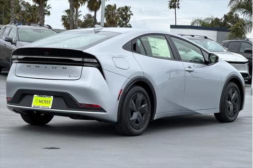 2025 Toyota Prius L
