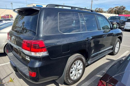 2018 Toyota Land Cruiser Base