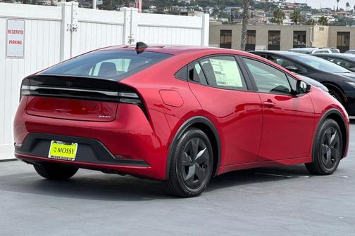 2026 Toyota Prius Plug-In Hybrid SE