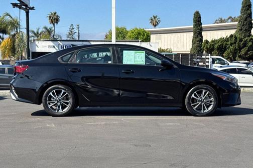 Aurora Black 2023 Kia Forte LXS