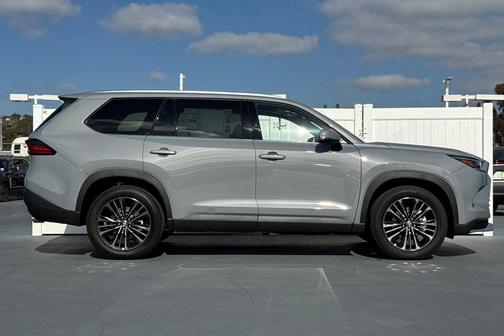 2026 Toyota Grand Highlander Hybrid Platinum MAX
