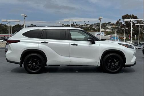2025 Toyota Highlander Hybrid XLE