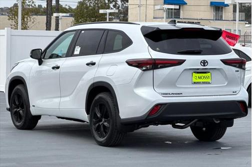 2025 Toyota Highlander Hybrid XLE