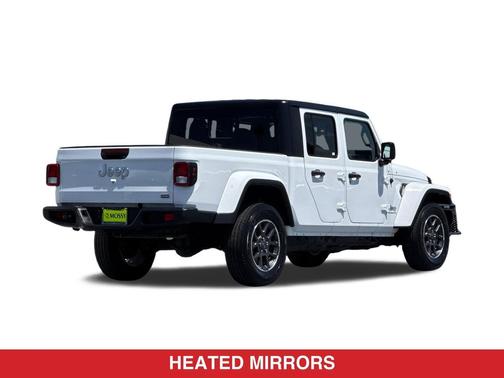 Bright White Clearcoat 2022 Jeep Gladiator Overland