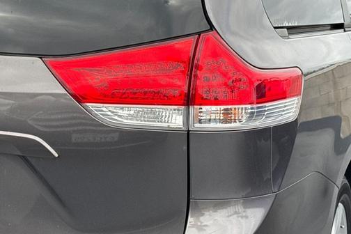 2013 Toyota Sienna LE