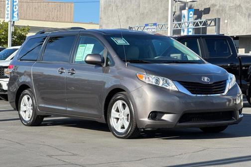 2013 Toyota Sienna LE